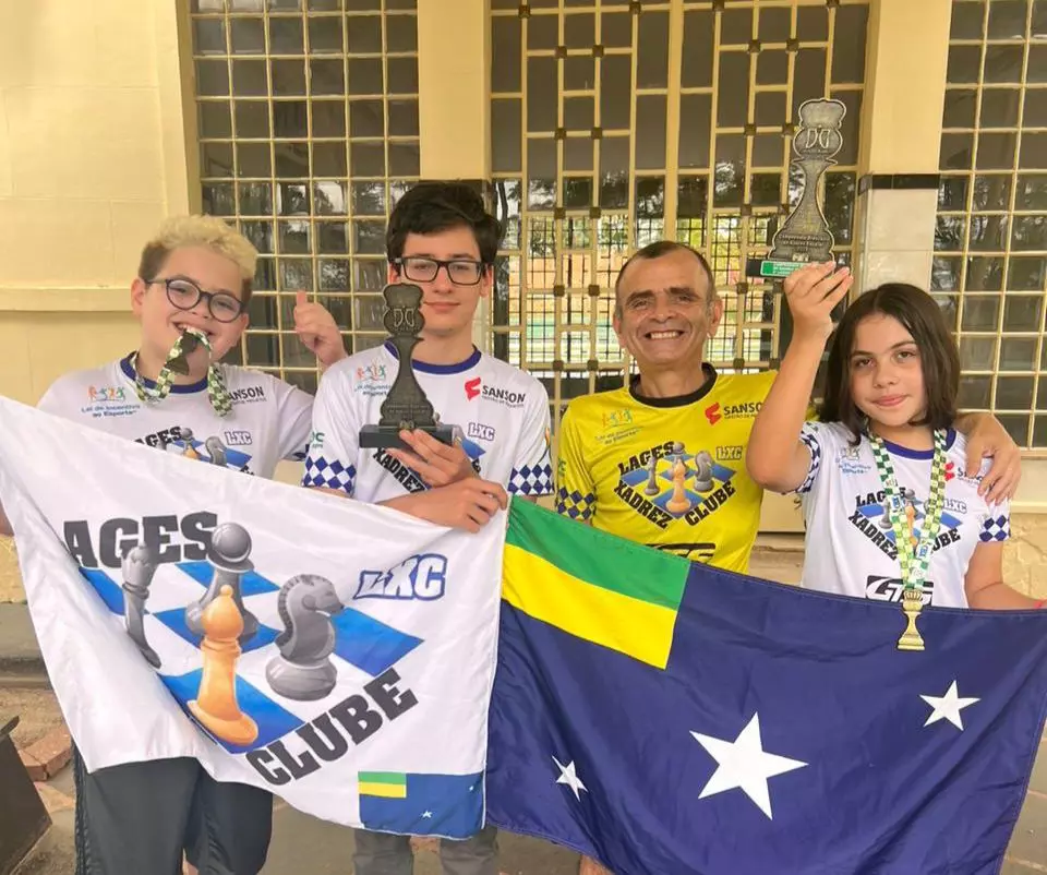 Em Belo Horizonte, a Equipe Lages Xadrez Clube/FME conquistou dois troféus e quatro medalhas