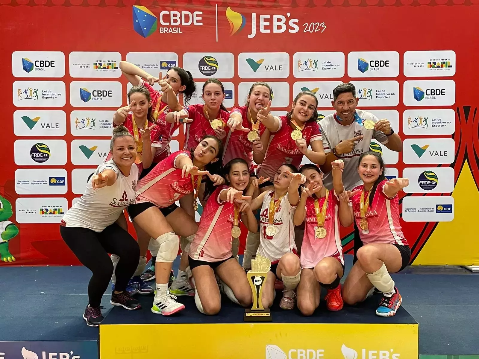 Fundação Municipal de Esportes de Lages Vôlei feminino do Colégio Santa Rosa é ouro no JEB’s 2023
