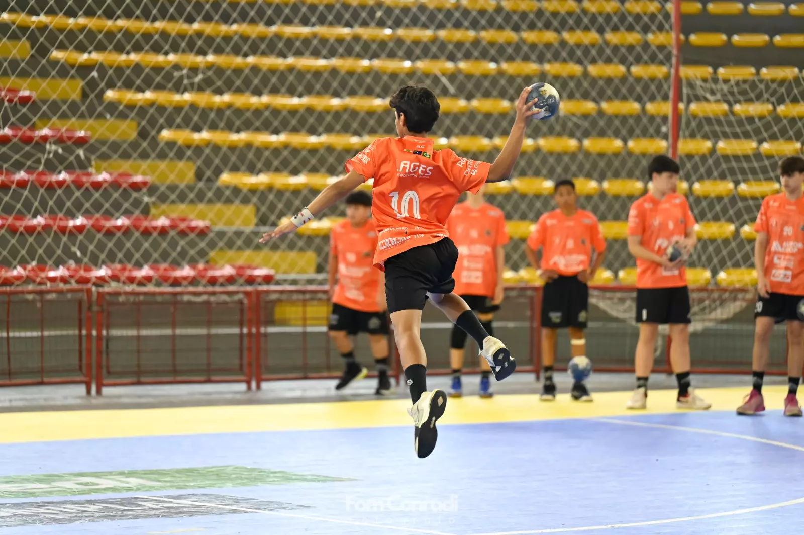 Equipes masculina e feminina fizeram jogos neste domingo (16 de novembro) em Lages
