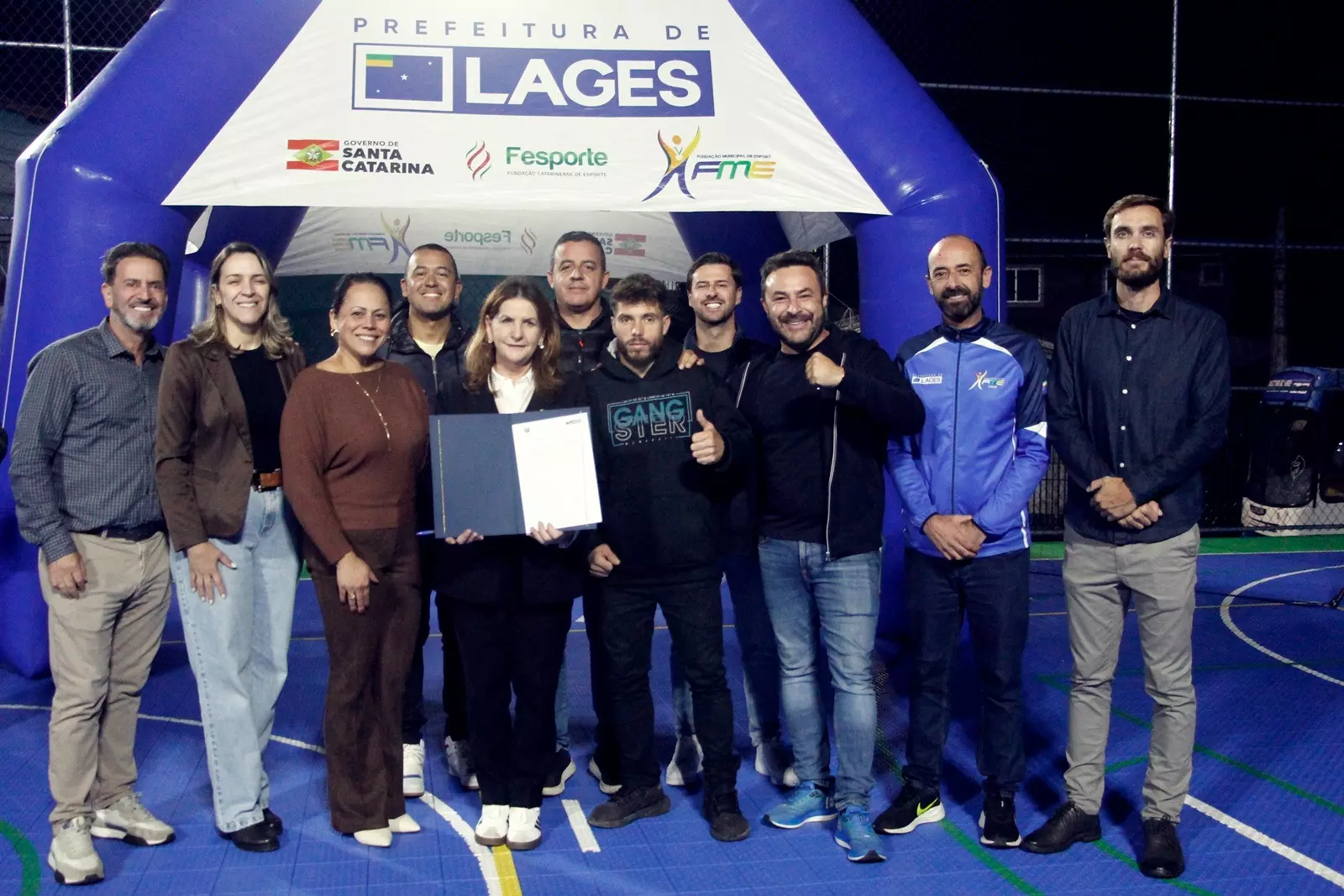 Fundação Municipal de Esportes de Lages Nova quadra poliesportiva é entregue à comunidade do bairro Centenário