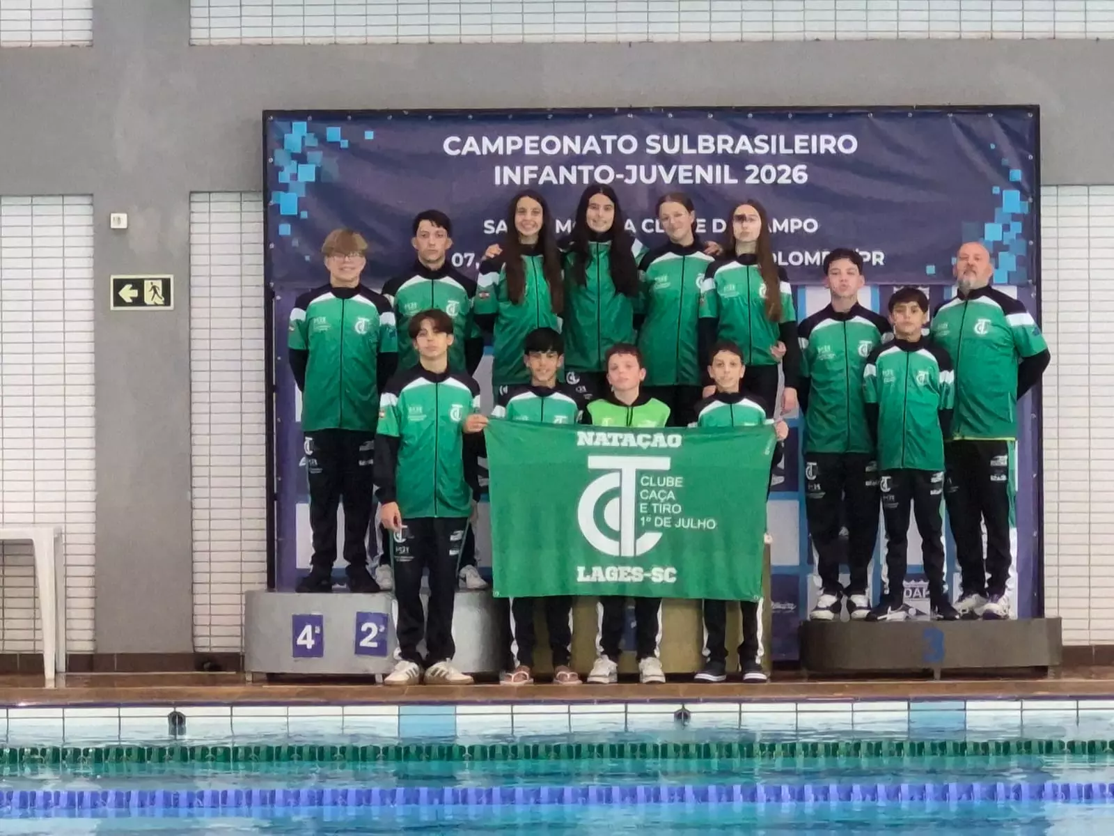 Nadadores da equipe do Caça e Tiro representaram Lages com 12 atletas, garantindo resultados entre os melhores do Sul do país; competição reuniu mais de 750 nadadores de 47 clubes do Paraná, Santa Catarina e Rio Grande do Sul