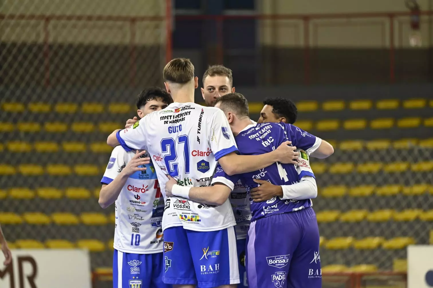 Fundação Municipal de Esportes de Lages Lages Futsal disputa vaga nas quartas de final da Copa LNF diante da torcida