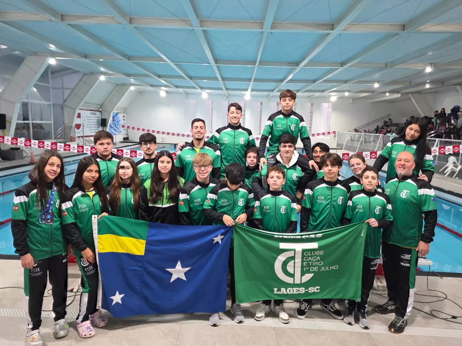 Equipe representou município em competição realizada em Florianópolis; bolsista do Programa Bolsa Atleta de Lages, Gabriel Oliveira Nerbass, bateu quatro recordes da competição e alcançou melhores marcas do Brasil em quatro provas da temporada