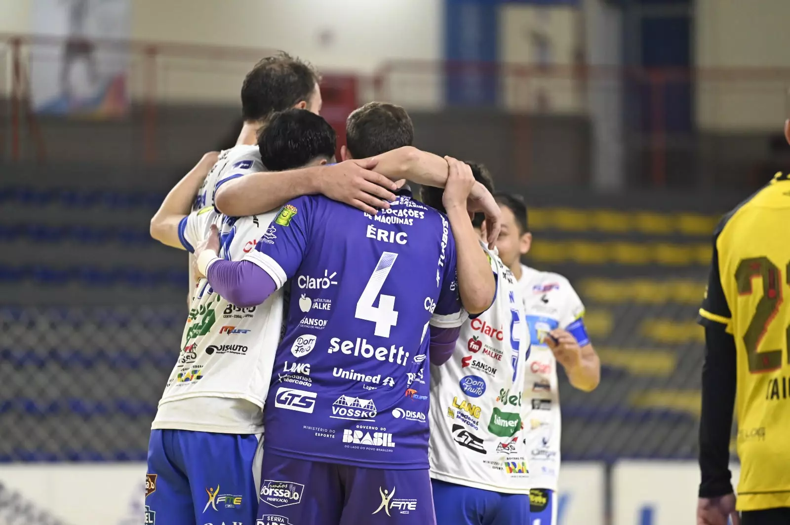 Primeiro desafio representado o município será nesta quarta-feira (5 de agosto), às 21h30min, contra Correia Pinto; demais partidas da primeira fase também serão disputadas no Ginásio Municipal Jones Minosso, com entrada gratuita