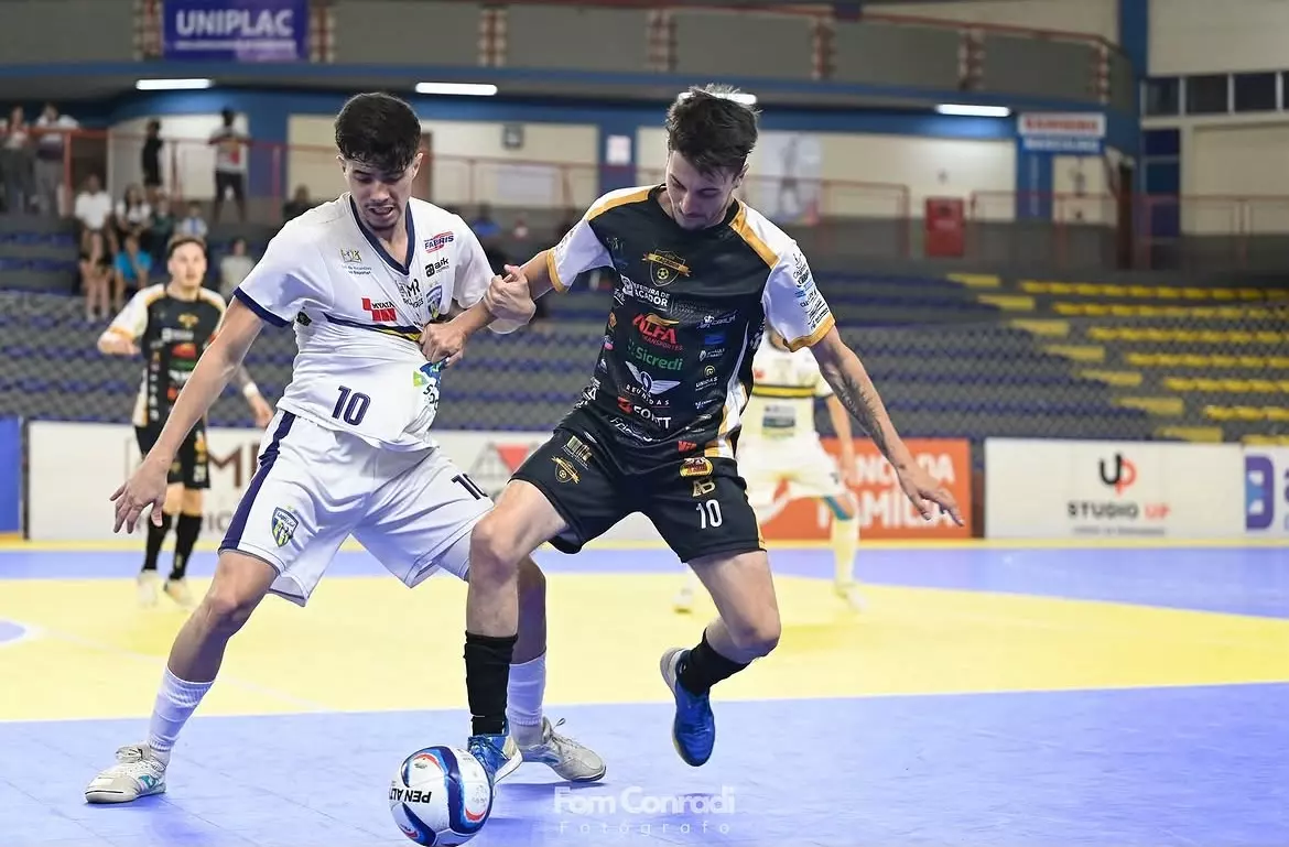 Após garantir classificação aos playoffs da LNF Silver e conquistar o título da fase microrregional dos Jogos Abertos de Santa Catarina, equipe recebe o Caçador, neste sábado (15 de agosto), às 19h, no Ginásio Jones Minosso
