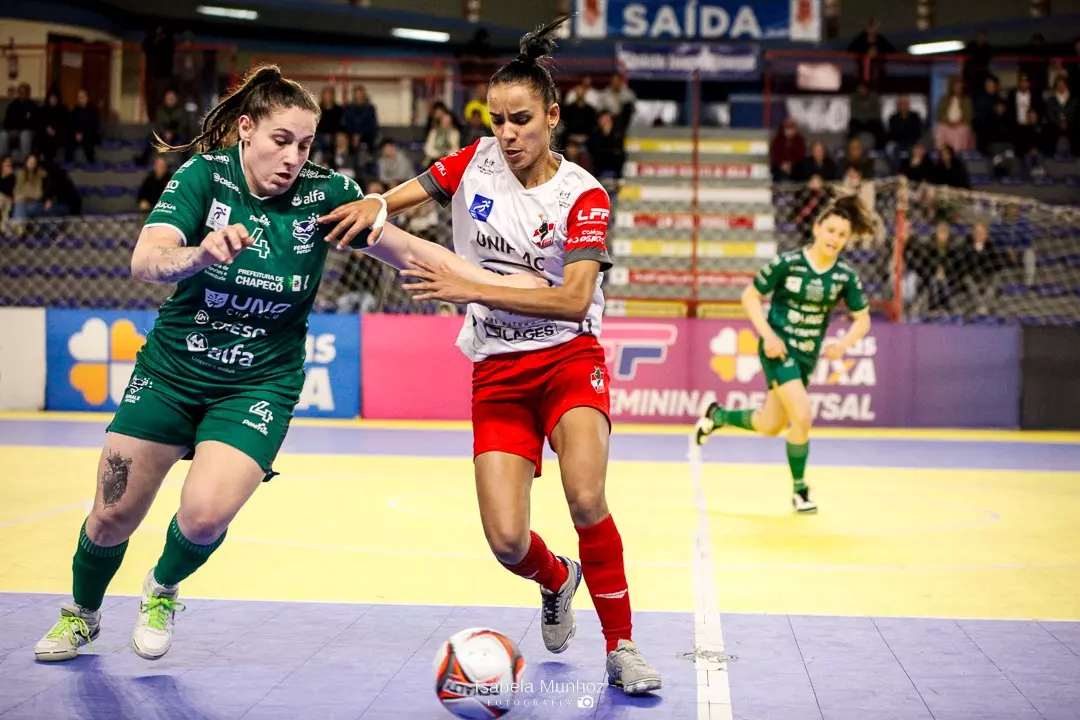 Após derrota por 3 a 2 no jogo de ida em Chapecó, equipe lageana recebe a Female nesta quarta-feira (2 de setembro), às 20h, no ginásio Jones Minosso, em busca da classificação para a semifinal da competição nacional